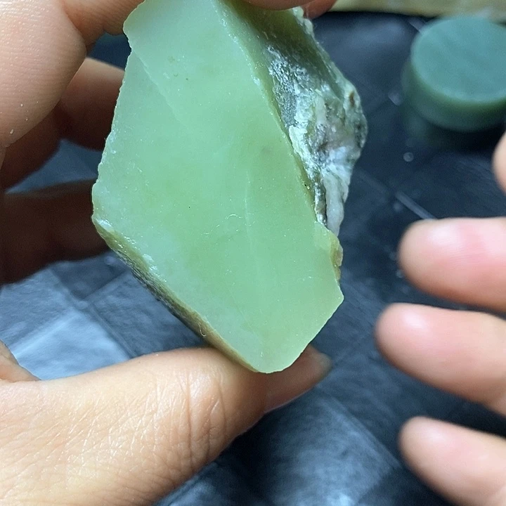 和田玉毛料未镶嵌君****来