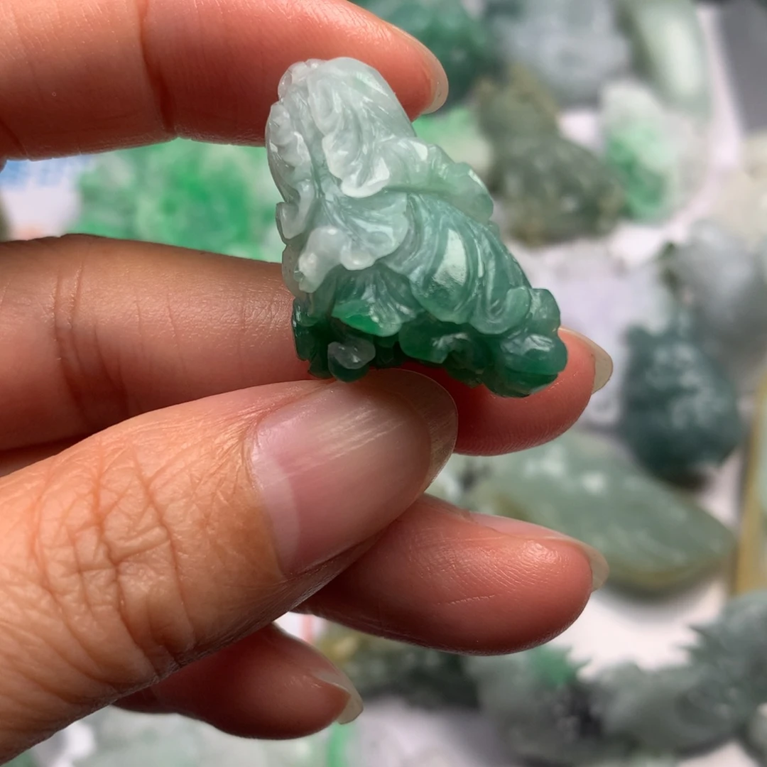 佛***莲定制翡翠未镶嵌翡翠