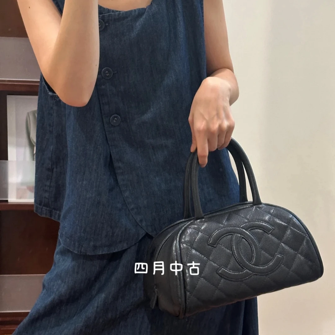 95新 Chanel/香奈儿 黑色大logo荔枝皮手提保龄球包