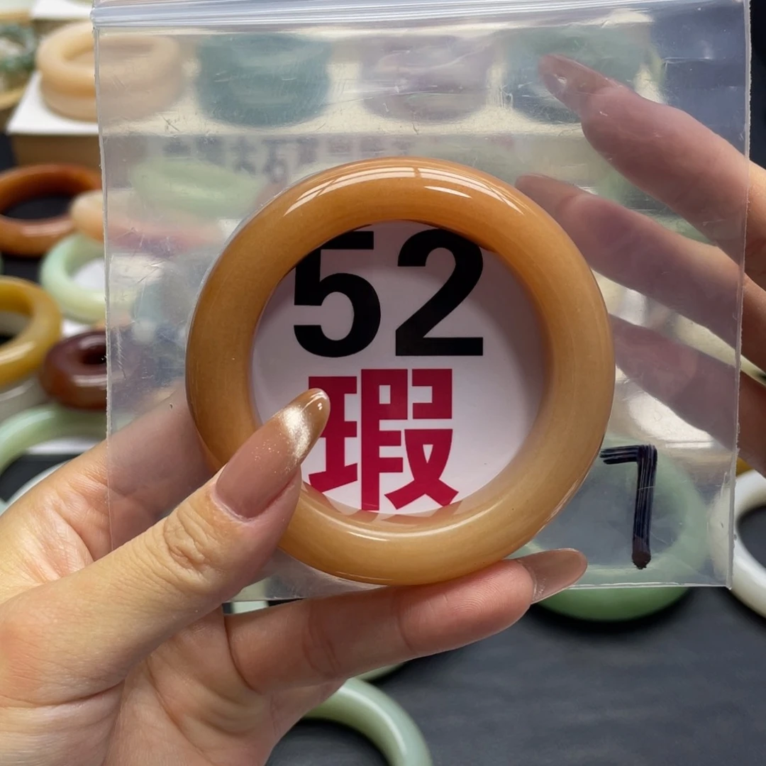 未镶嵌手镯石英质玉