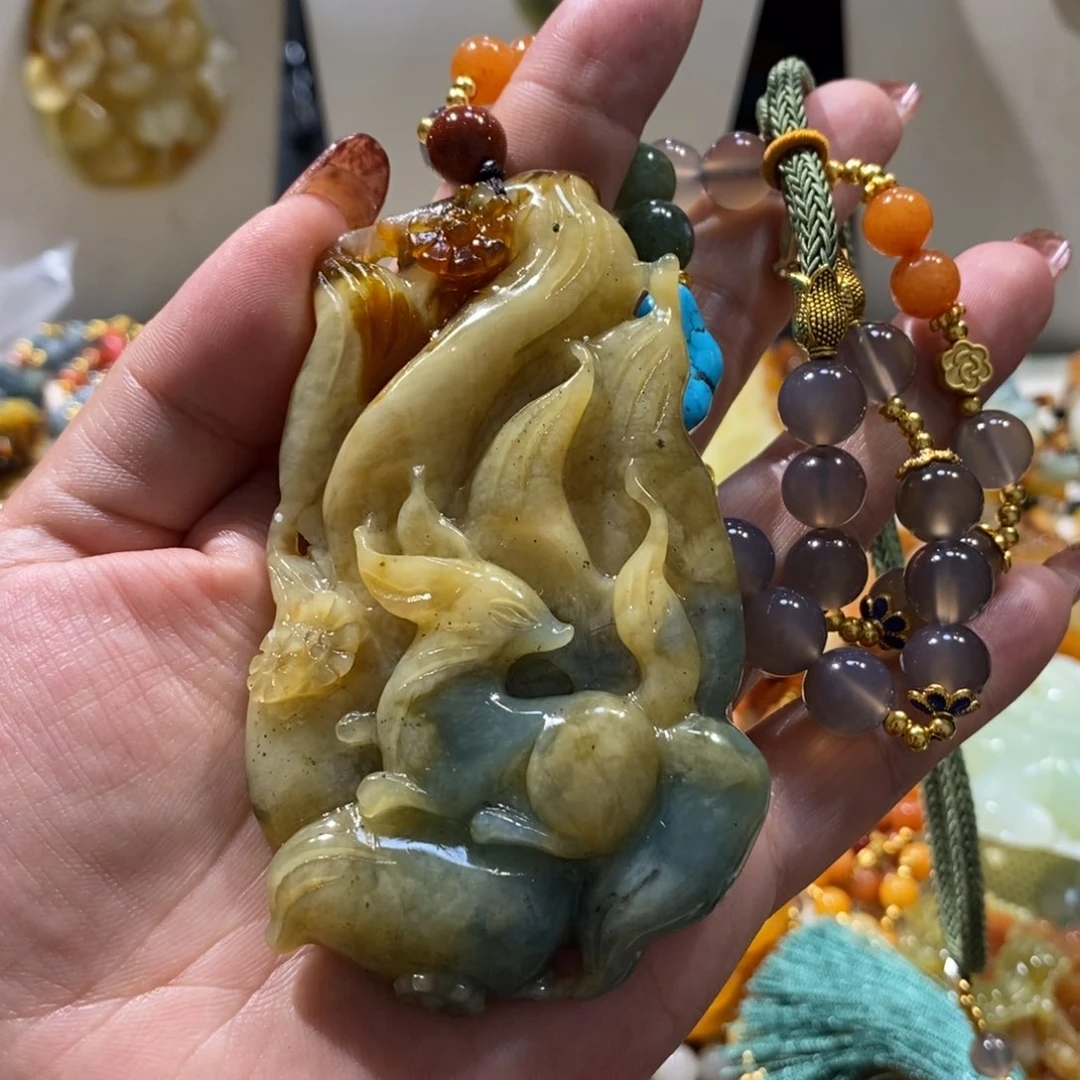 蛇纹石玉未镶嵌颈饰