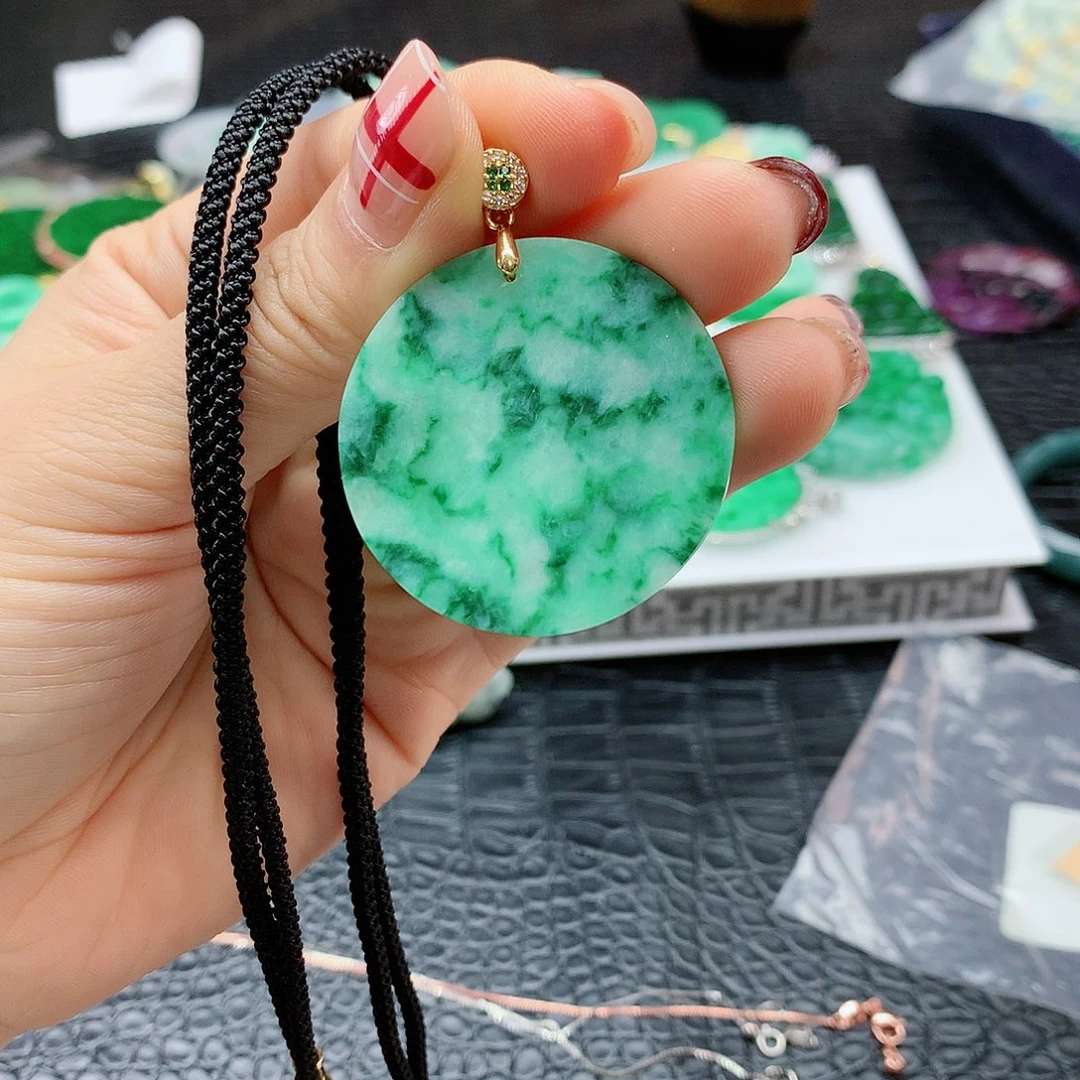 【闪购商品】翡翠吊坠(赠链)合金