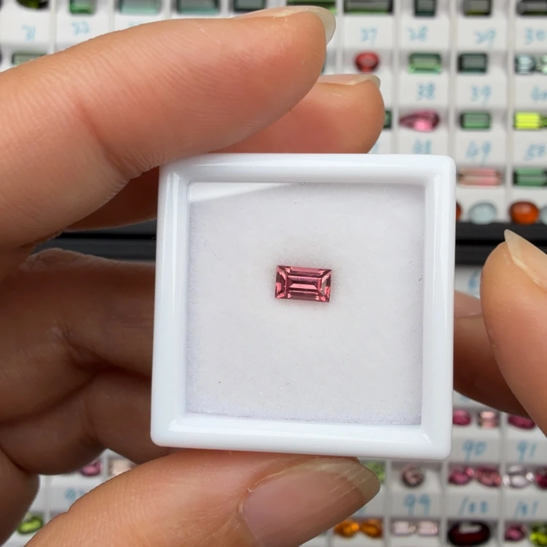 尖晶石裸石天然全净无瑕0.48克拉