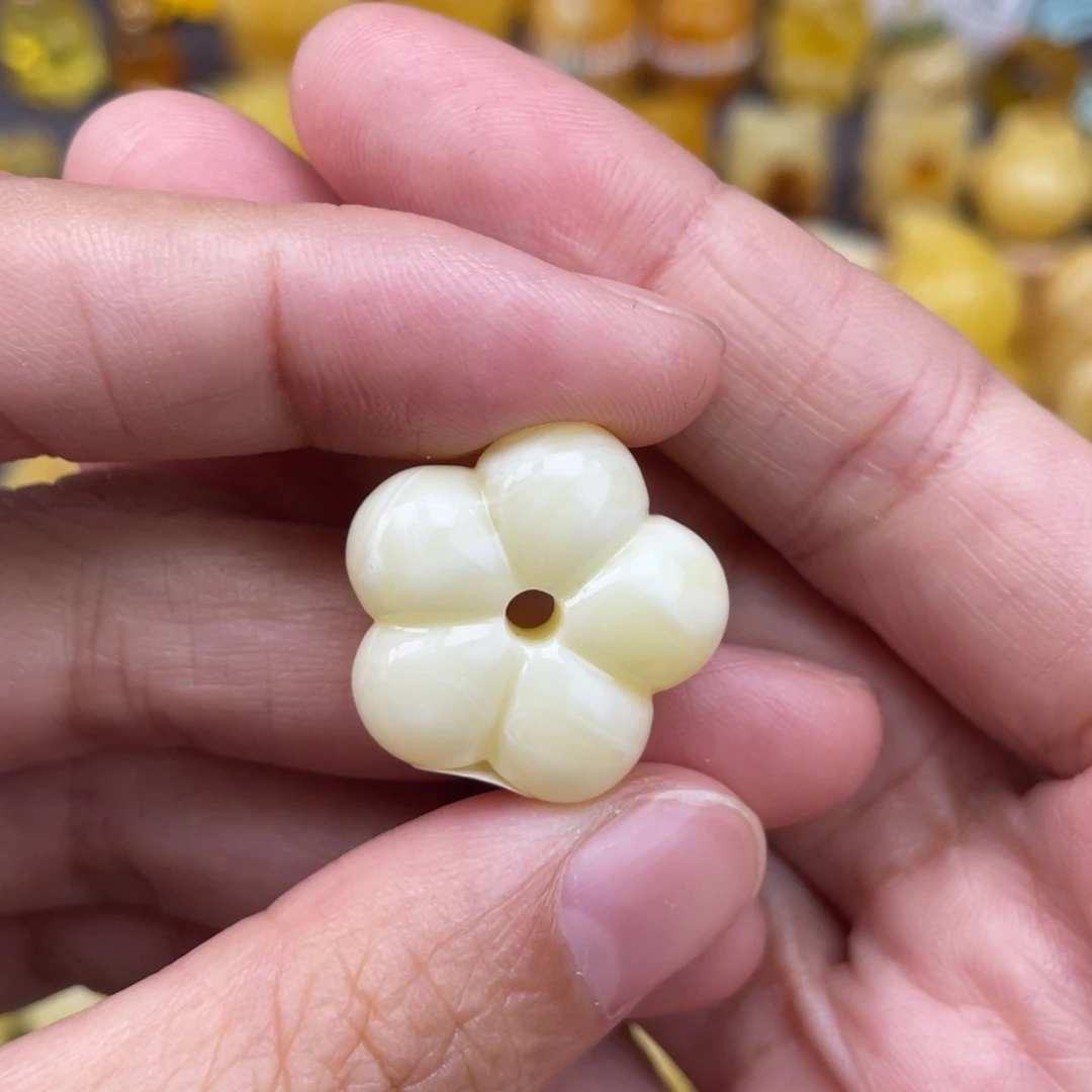 裸石琥珀未镶嵌蜜蜡