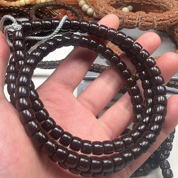 椰蒂吊坠哈****嘿09………………