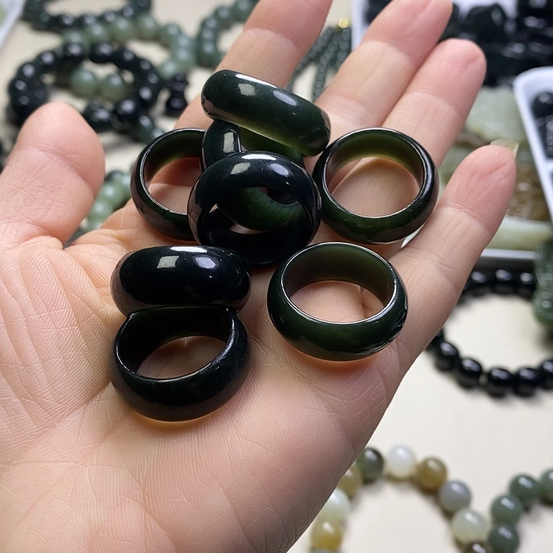 和田玉未镶嵌手链和田黑青玉戒指