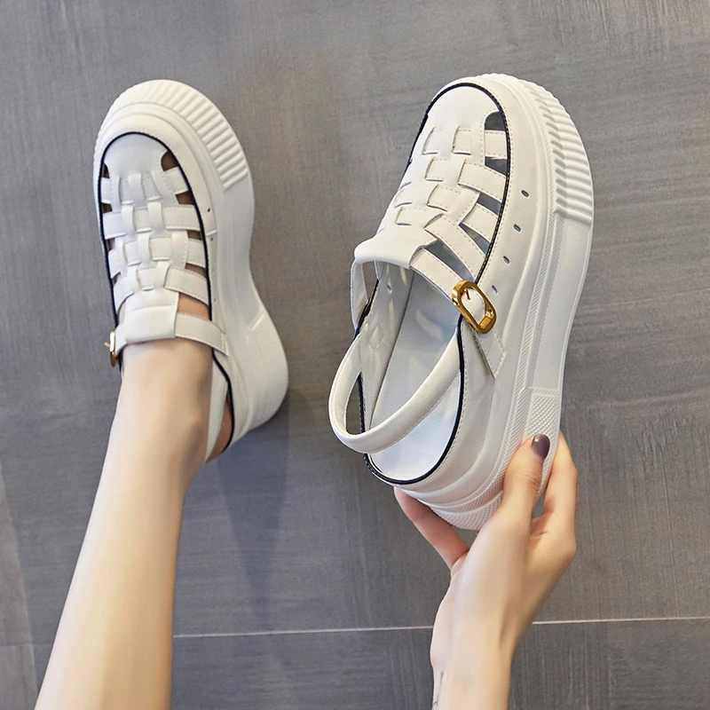 万达撤柜头层牛皮内增高7cm包头罗马凉鞋女2025夏新款镂空厚底鞋.