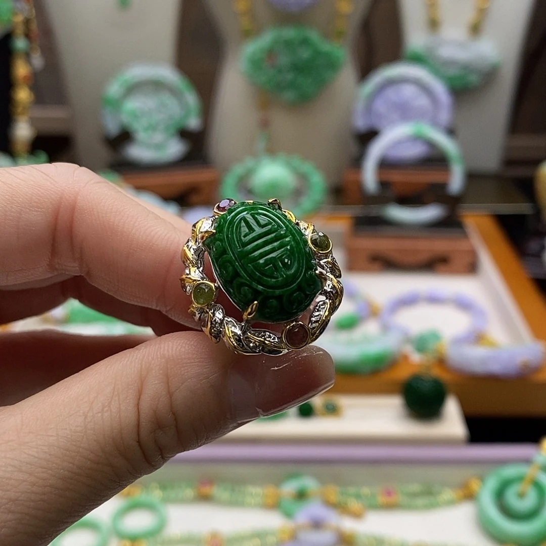 颈饰未镶嵌翡翠天然