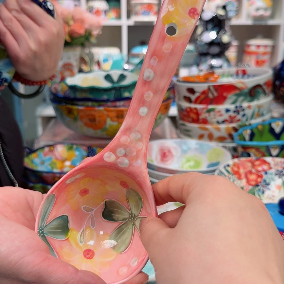 瓷片粉色大汤勺一只