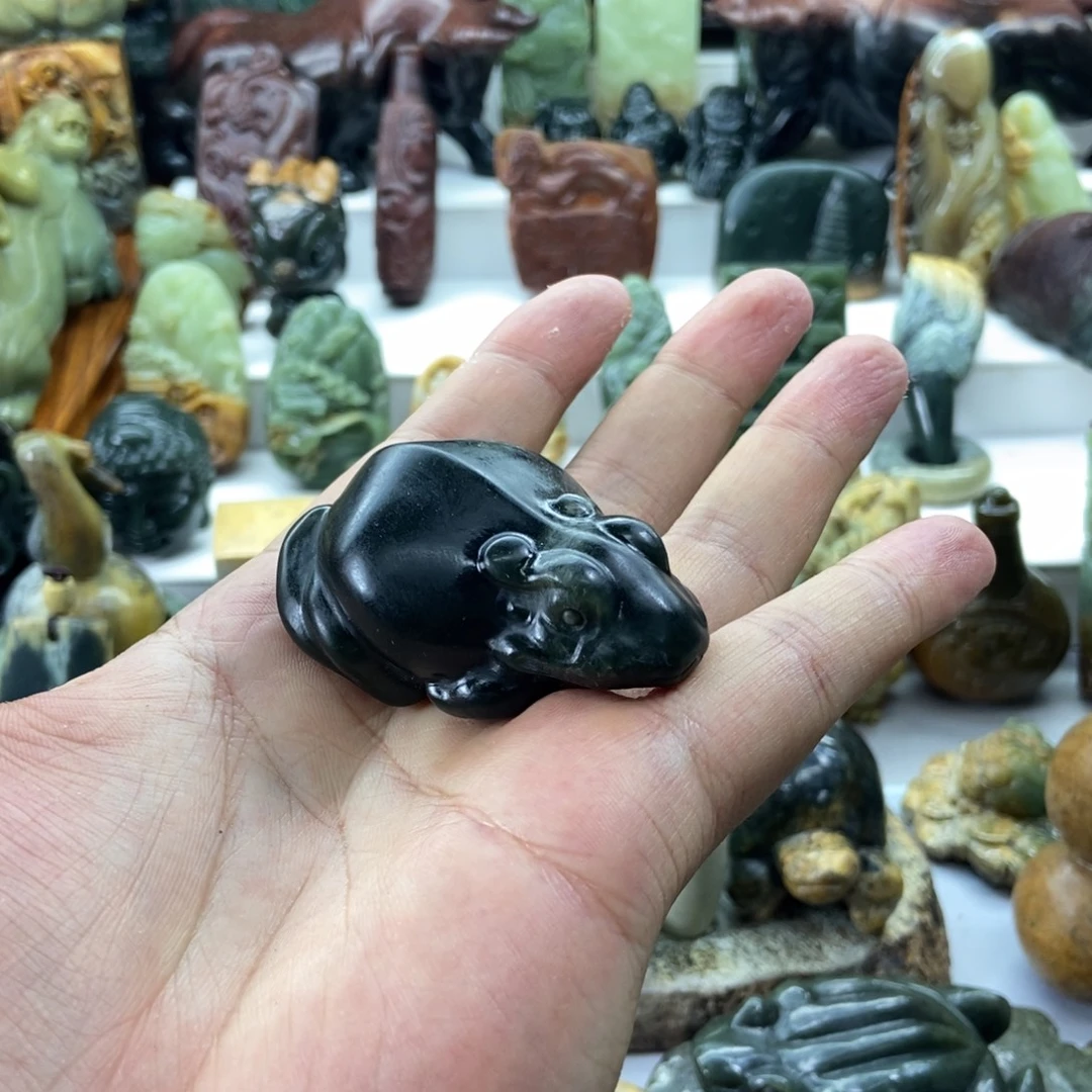 绿***心未镶嵌和田玉把件