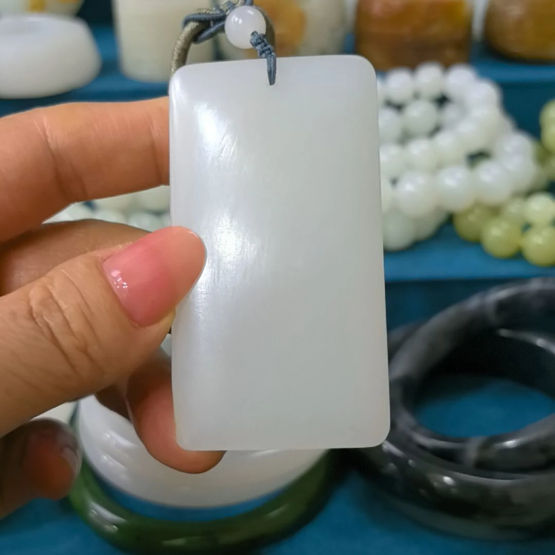 和田玉颈饰未镶嵌枫