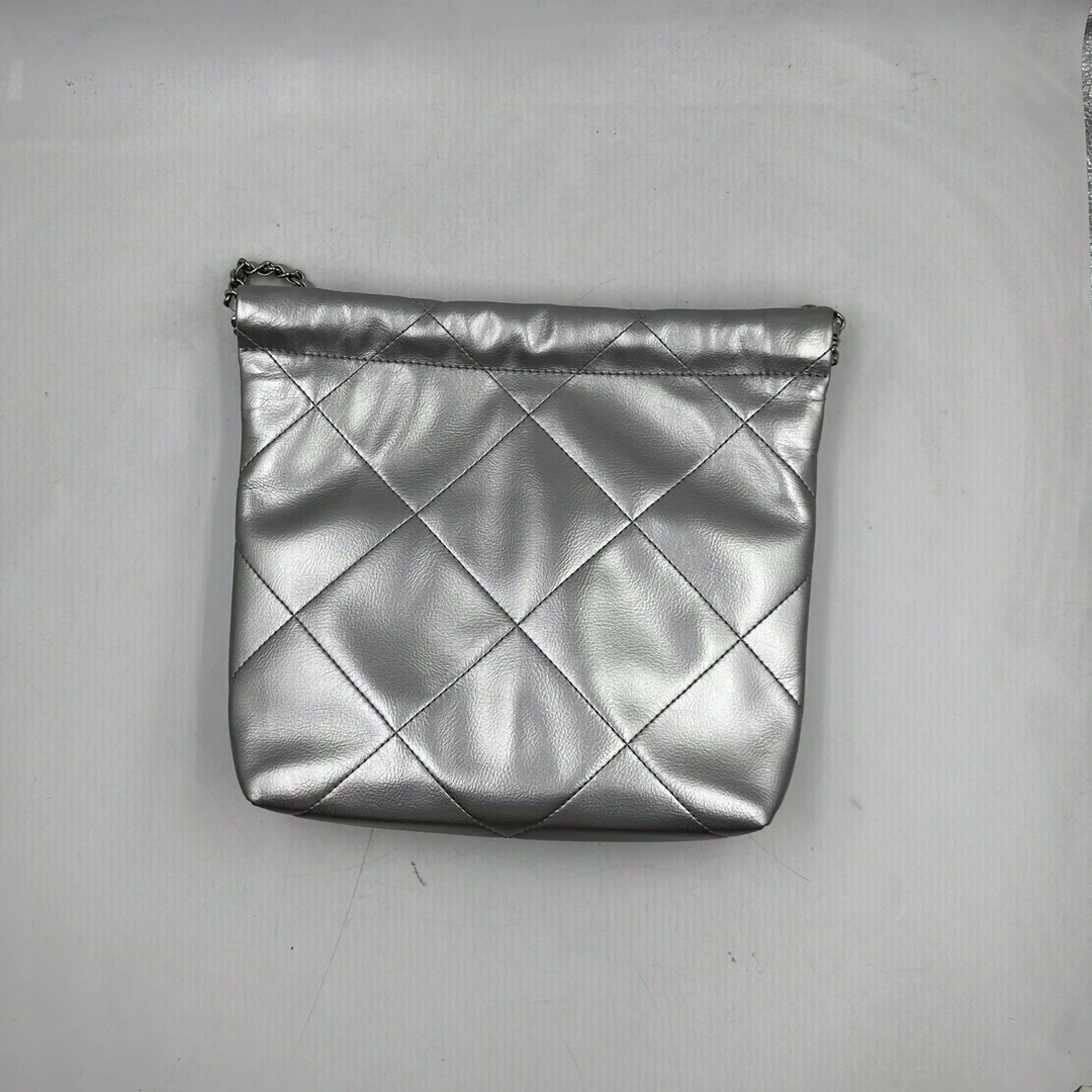 LQ-WITH-QUEEN真皮女包10228银色