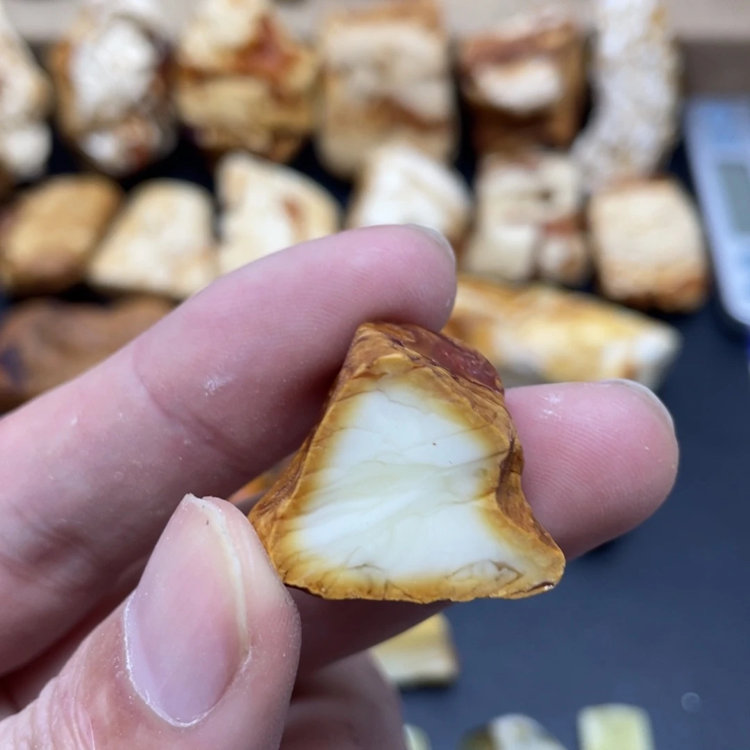 定制琥珀未镶嵌?****?定制