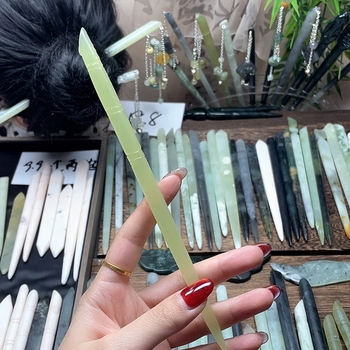 蛇纹石玉发饰合金阿**韶