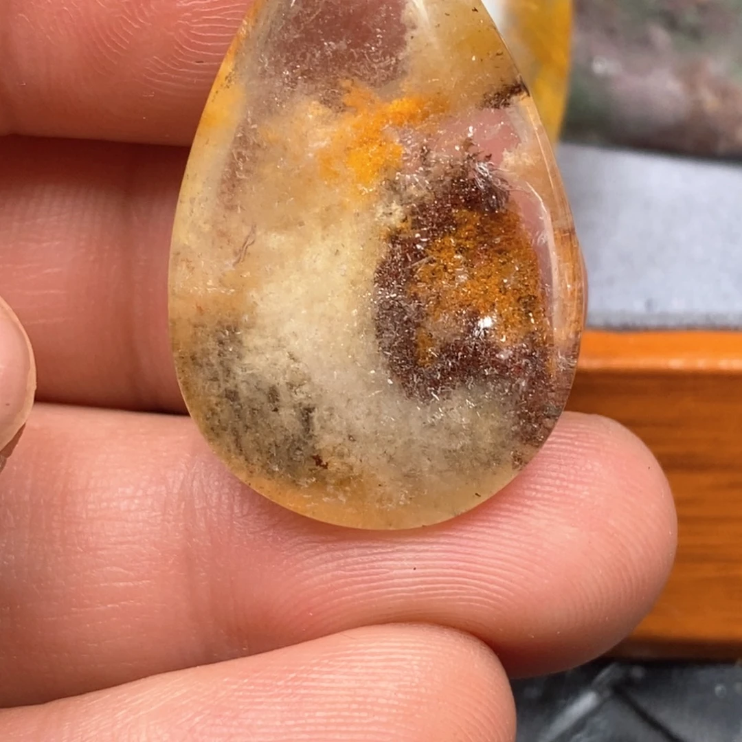 未镶嵌颈饰水晶水晶