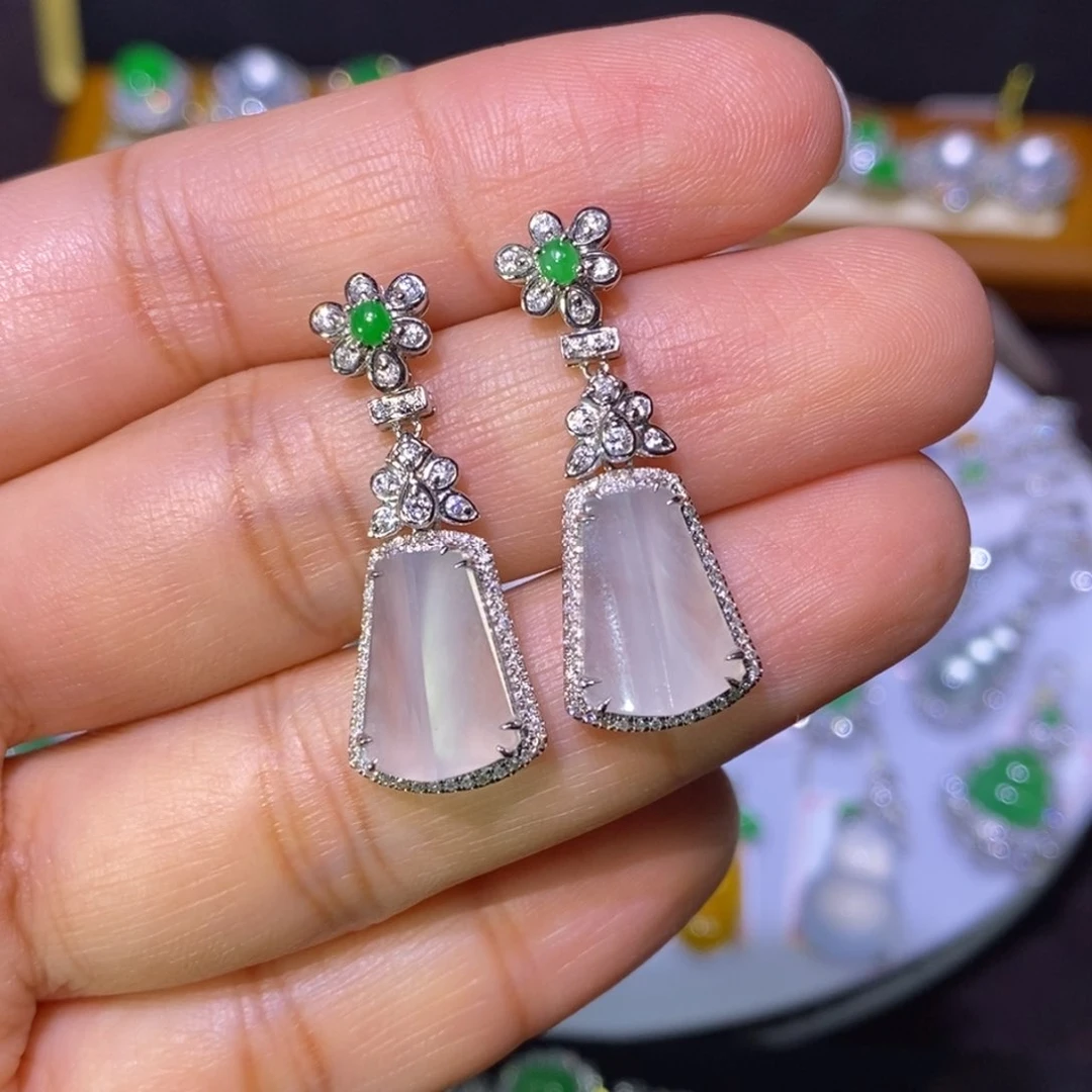 【闪购商品】吊坠(不含链)18K金镶嵌翡翠