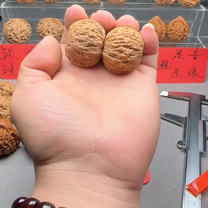 美***晨核桃铁锤妹妹文玩核桃