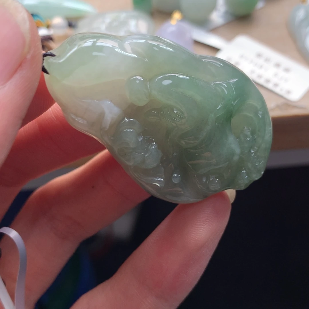 颈饰未镶嵌翡翠吊坠