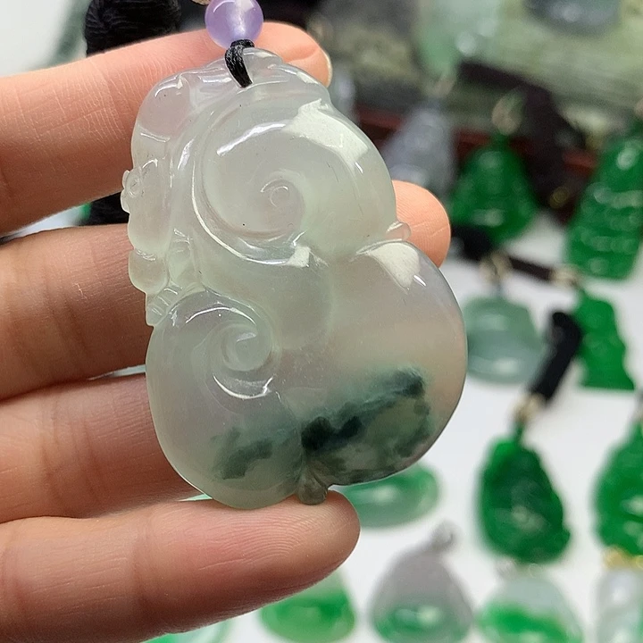翡翠未镶嵌吊坠(赠链)