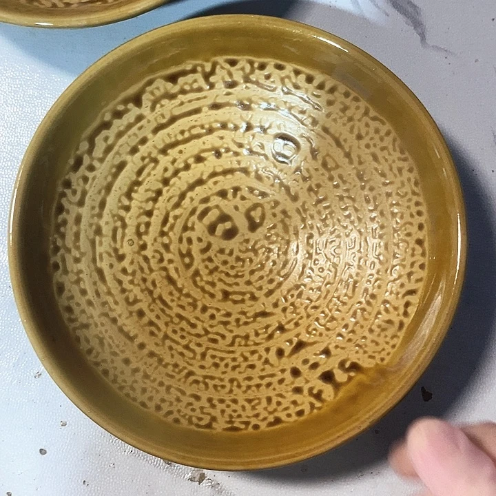 瓷片五厂虎皮釉三足盘口径18.5