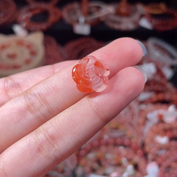 南红玛瑙未镶嵌玫瑰花2269