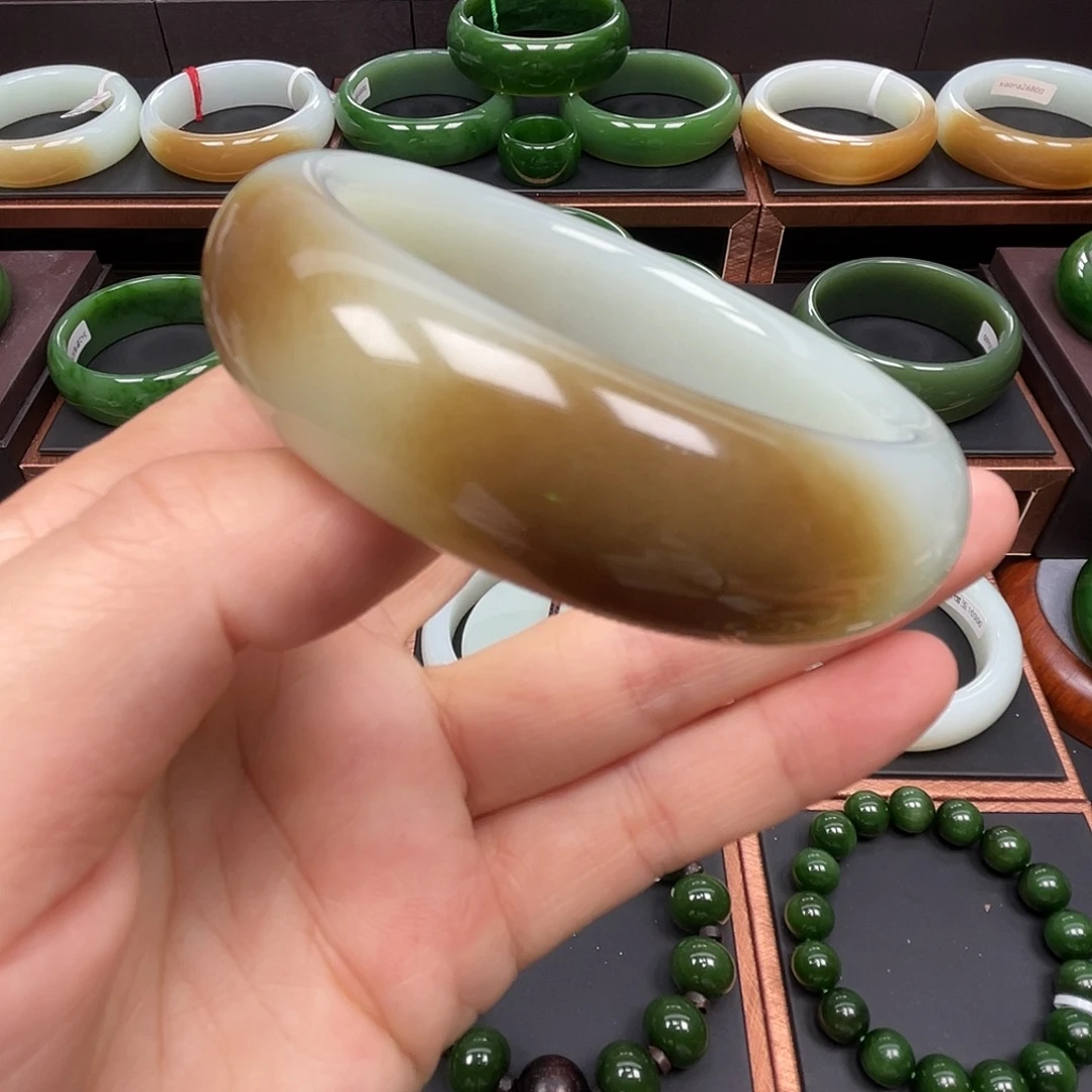 和田玉未镶嵌手镯