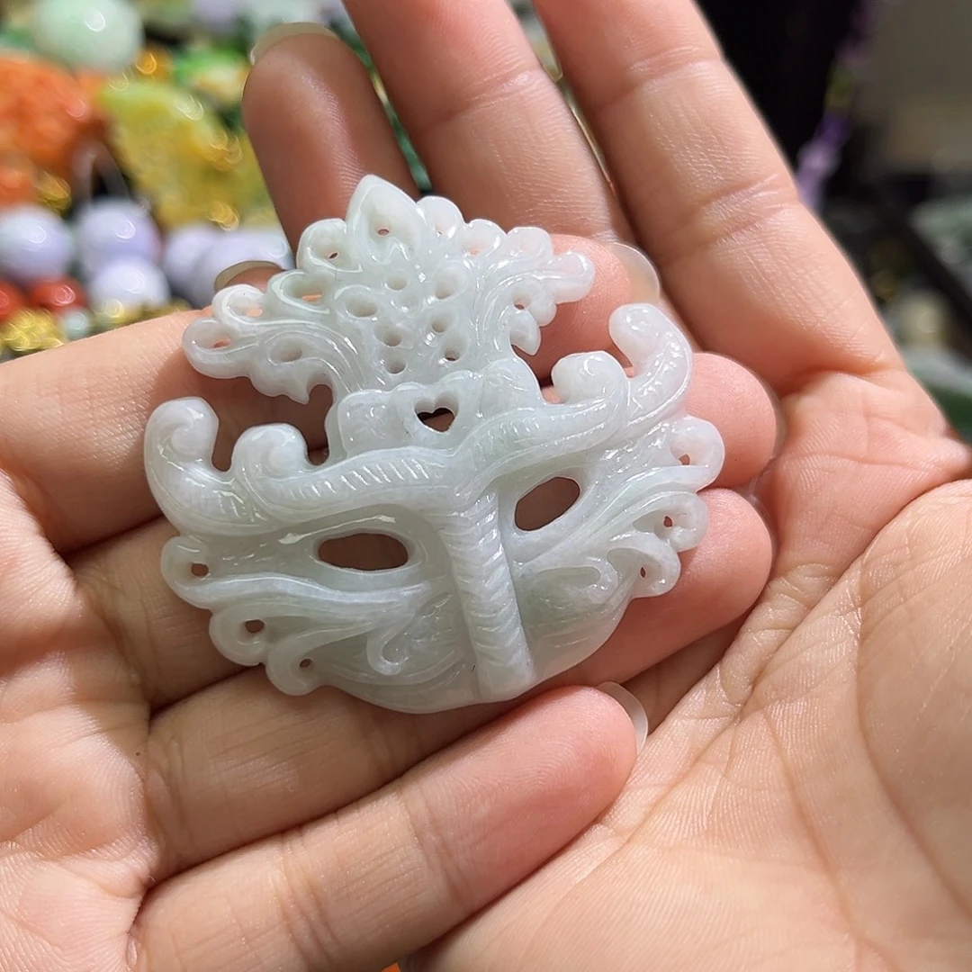 翡翠未镶嵌颈饰待编织