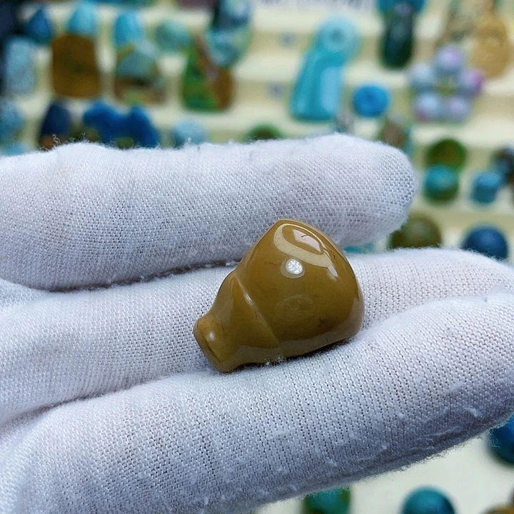 绿松石颈饰未镶嵌