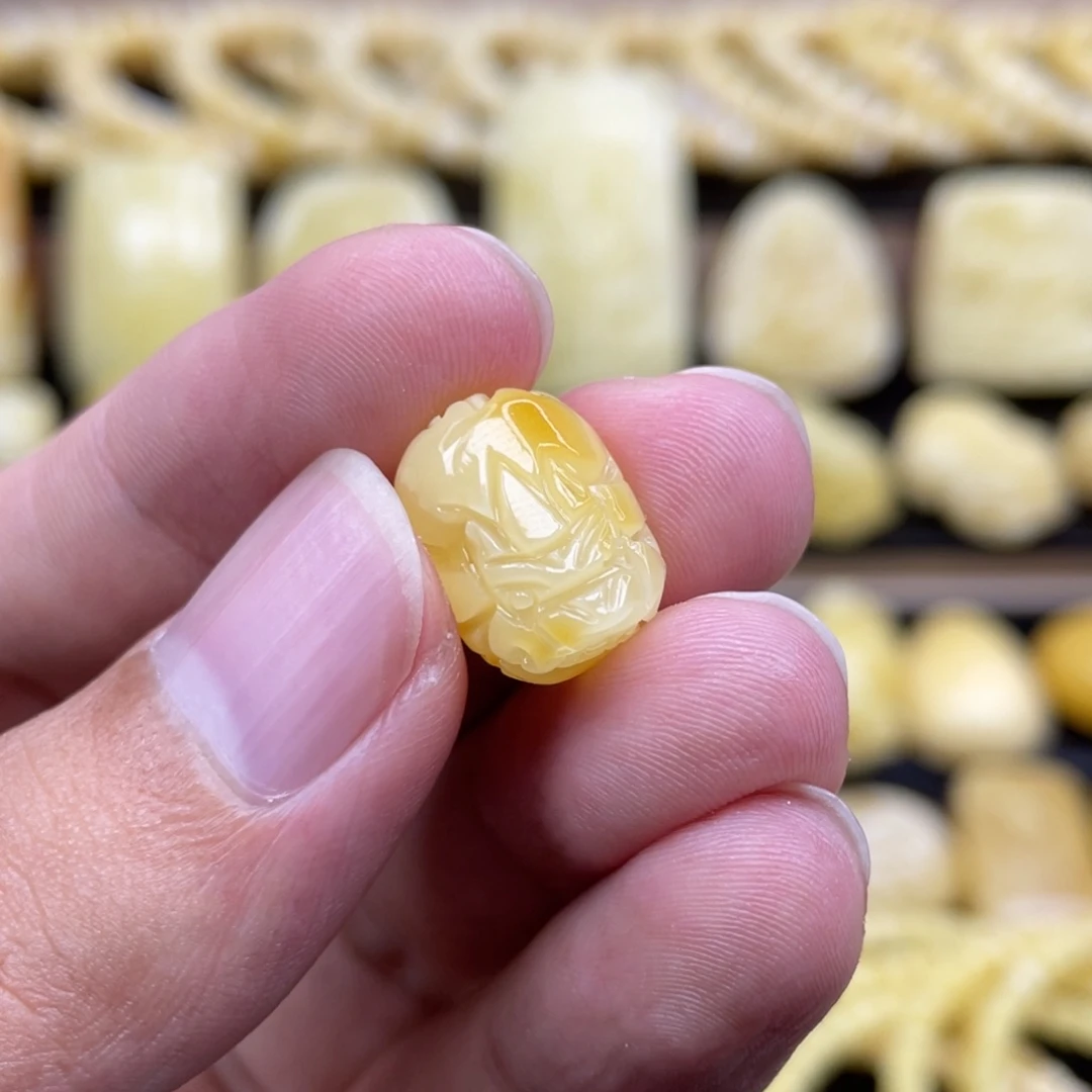 琥珀未镶嵌裸石琥珀蜜蜡
