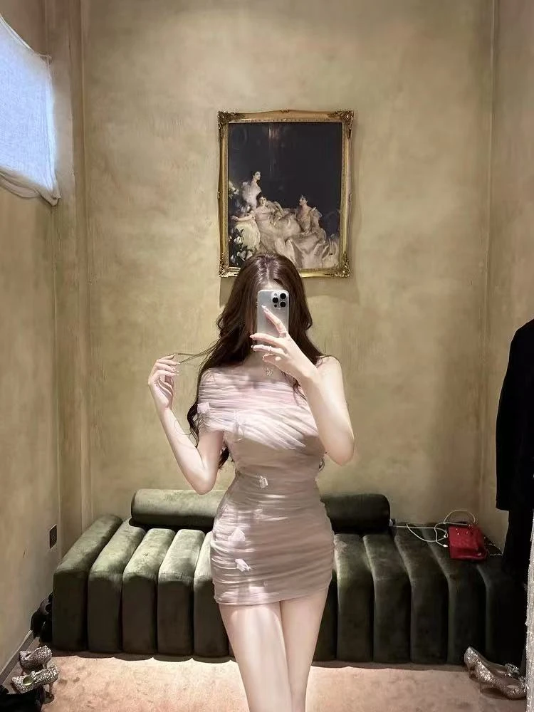 梦梦 MENGMENG｛双生花 手工钉花褶皱斜肩收腰包臀抹胸网纱连衣裙}