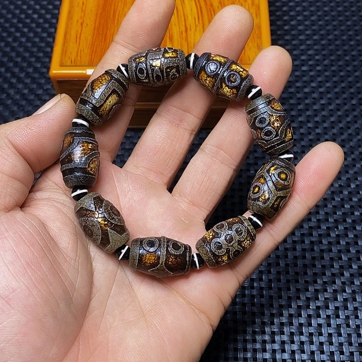 让***在玛瑙/玉髓未镶嵌手链