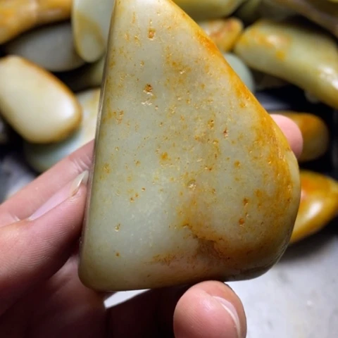 未镶嵌和田玉（糖玉）挂件