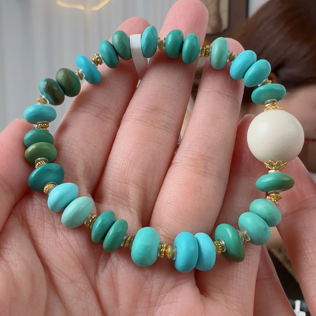 绿松石18K金镶嵌挂件