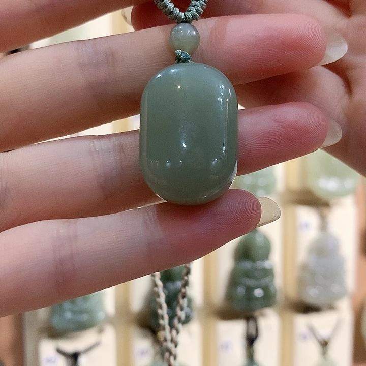 和田玉未镶嵌颈饰小****妈