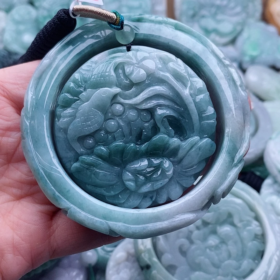翡翠未镶嵌吊坠(不含链)?****?