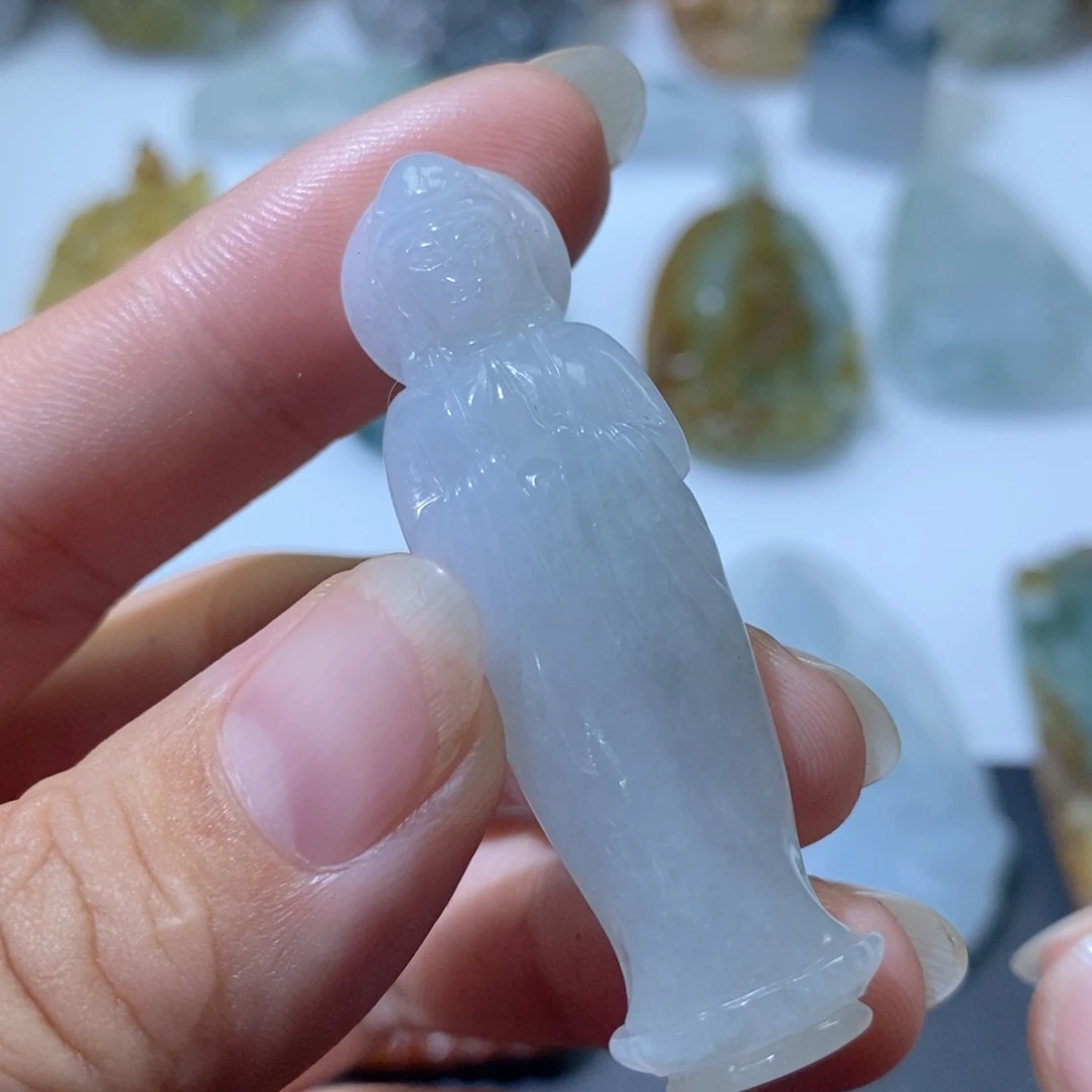 颈饰未镶嵌翡翠观音
