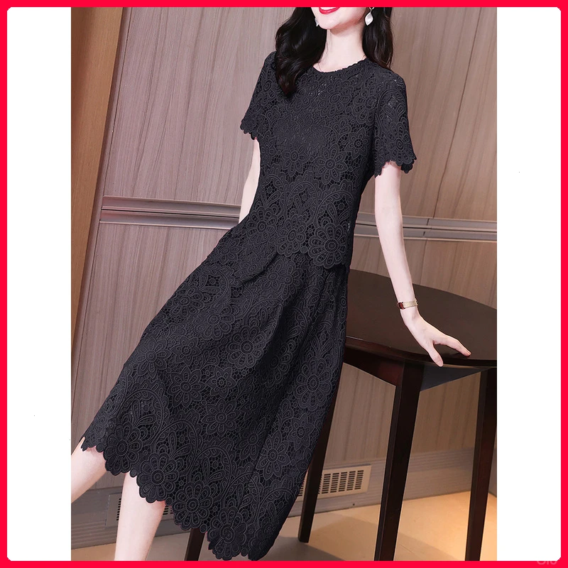 2025年夏季赫本风刺绣时尚荷叶边蕾丝连衣裙