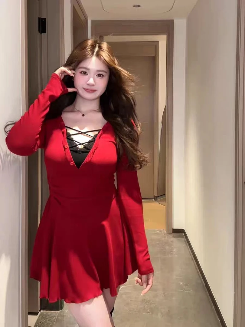 奶瓶家大码纯欲风性感V领蕾丝拼接胖mm修身显瘦内搭绝美裙子