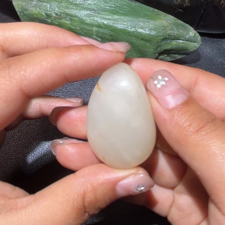 和田玉未镶嵌珠宝奇石