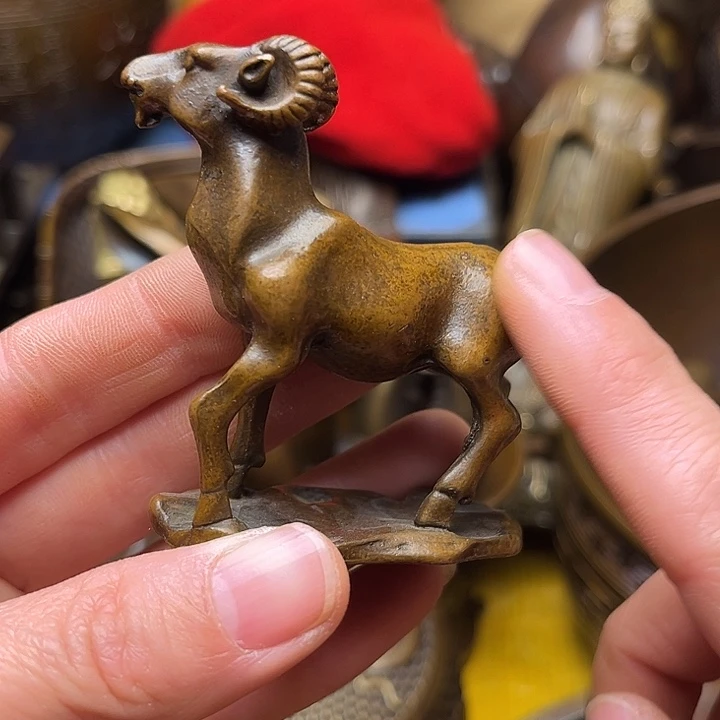 精美铜器批发档口