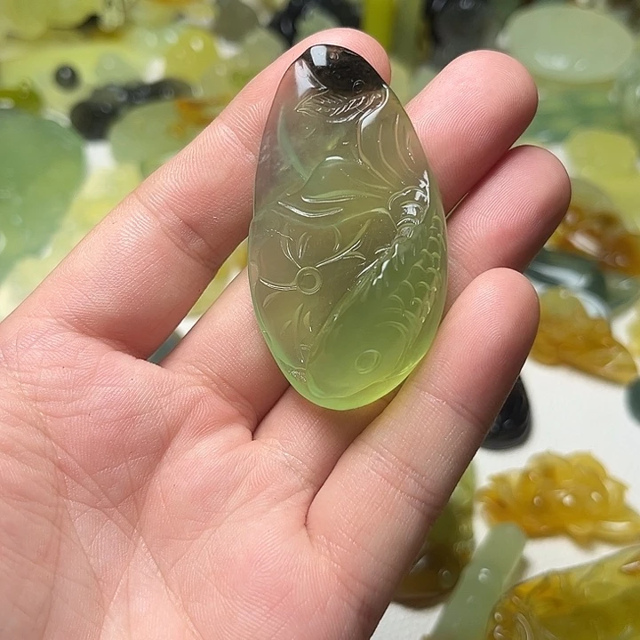 未镶嵌蛇纹石玉颈饰