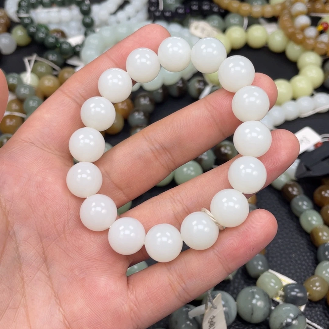 和田玉未镶嵌手串