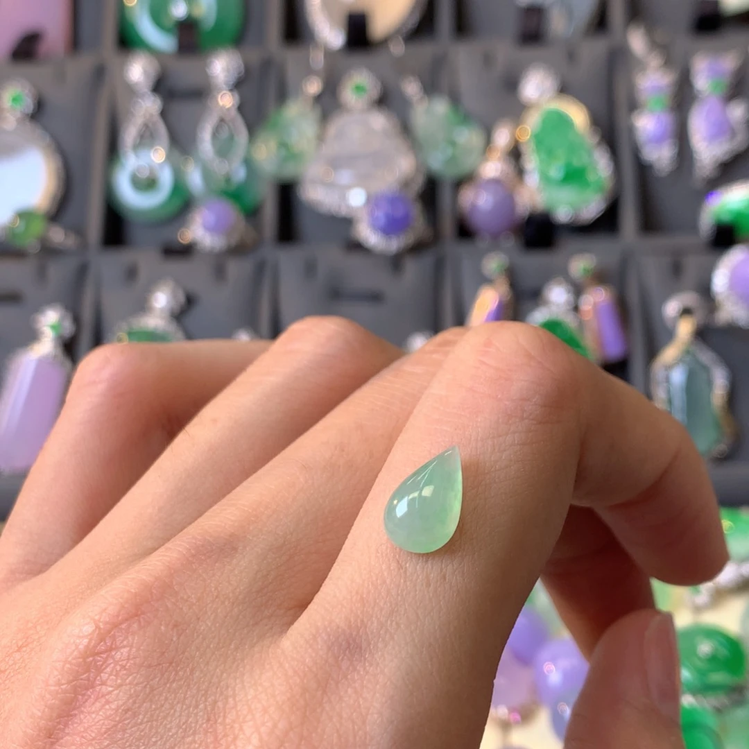 翡翠颈饰未镶嵌裸石