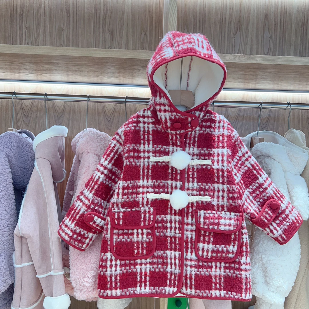 750女童加绒加厚呢子大衣格子毛球外套~