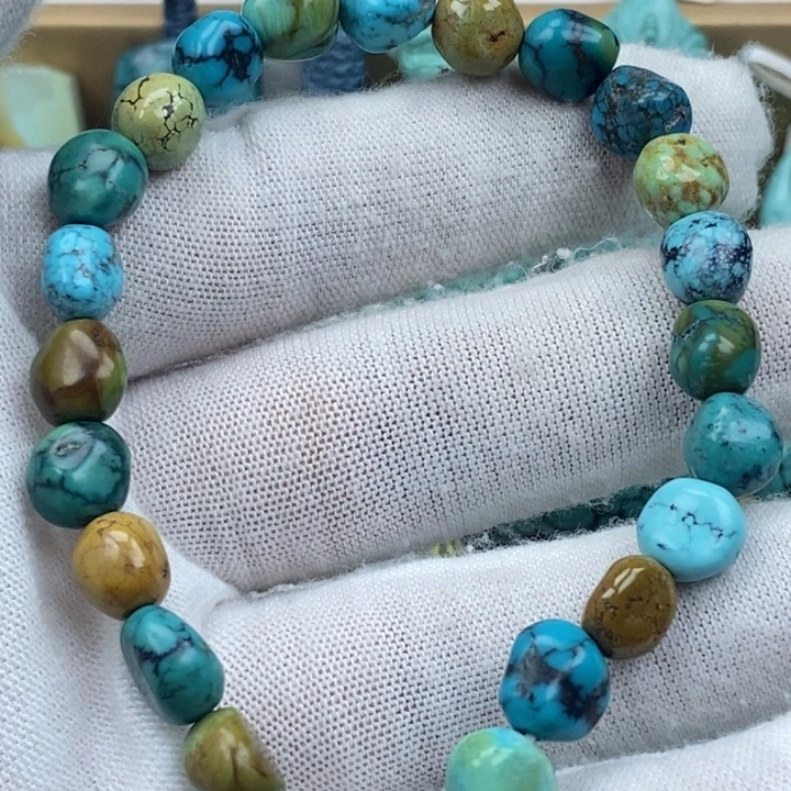 绿松石未镶嵌颈饰