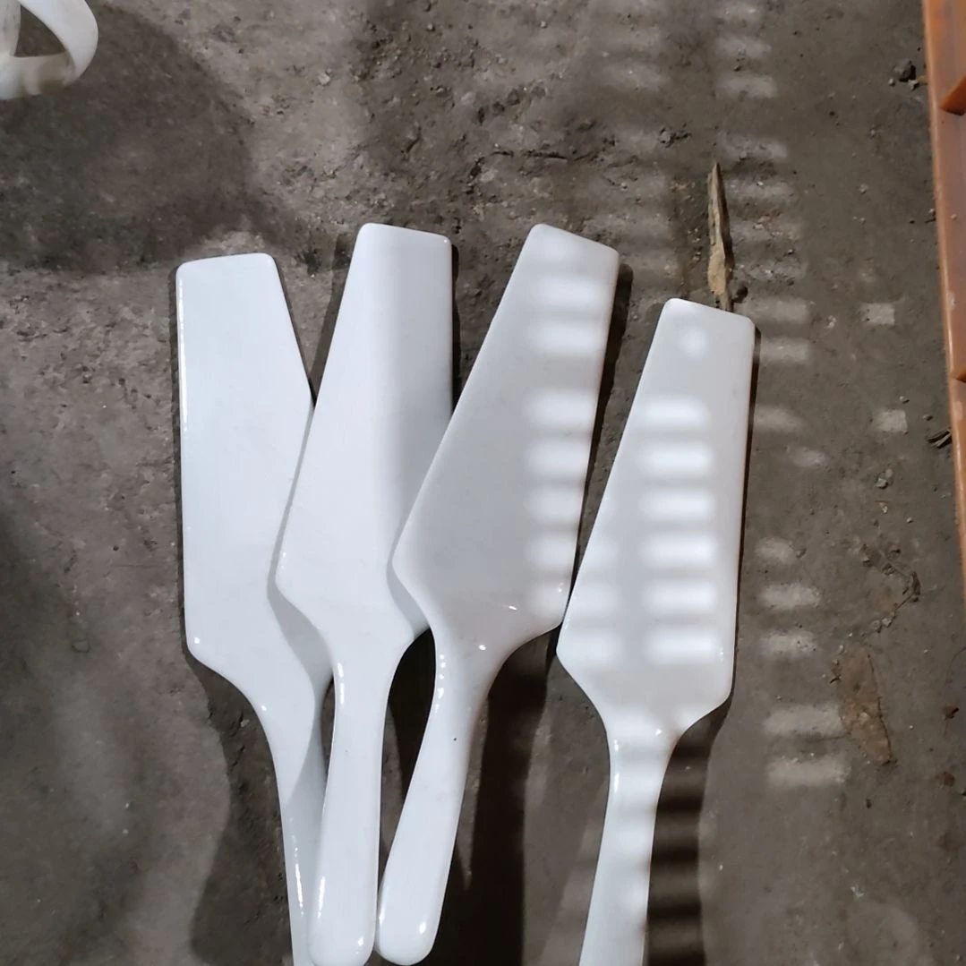 摆件陶瓷盘子碗啥都有