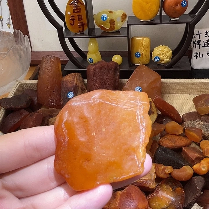 琥珀未镶嵌珠宝奇石吊坠