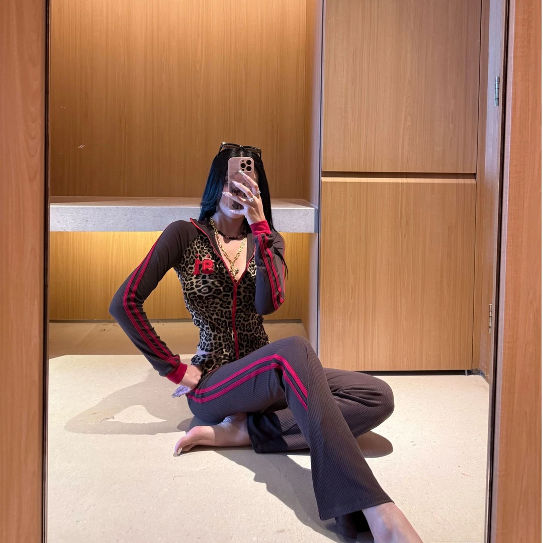 DOUWU【豹纹少女】胸字母侧红条豹纹外套上衣长裤套装TZ13226