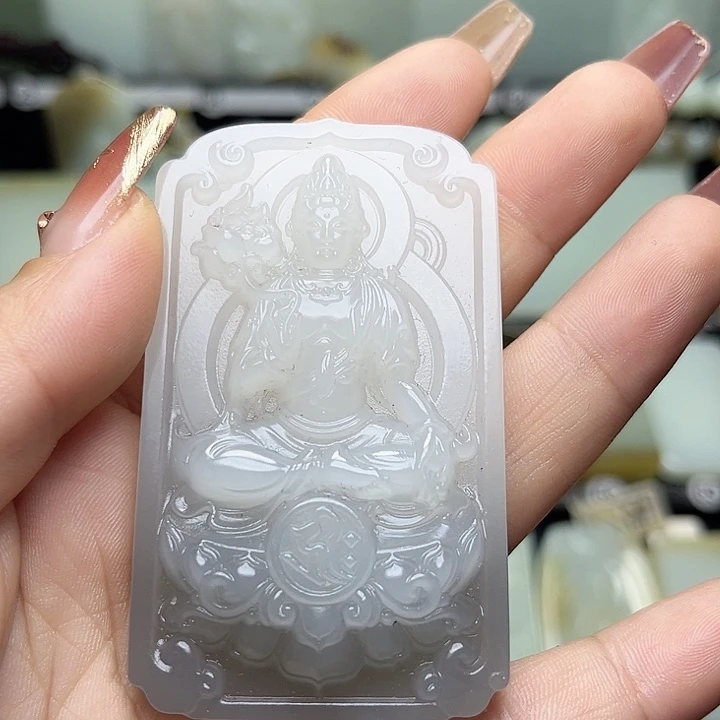 颈饰未镶嵌和田玉（糖玉）