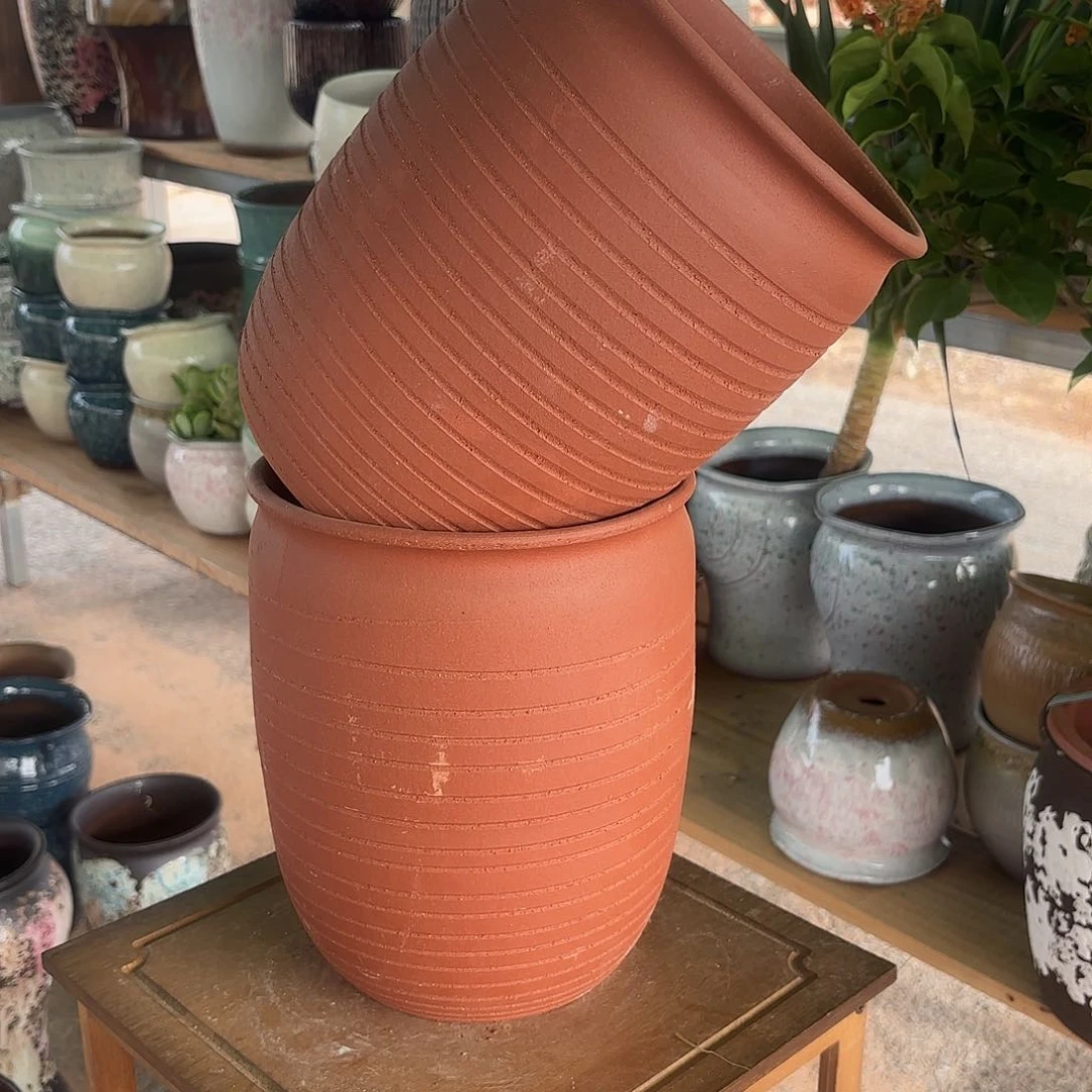 紫砂花盆红陶口不圆口径20高度25两个
